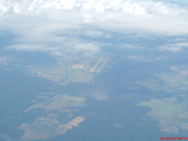 Так выглядит родная полоса Кубинки с высоты 6000 м.